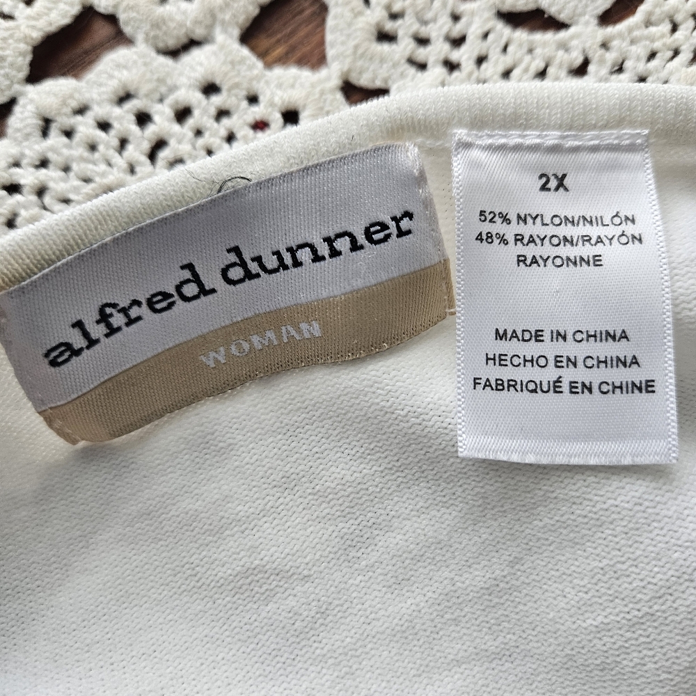 Beautiful Alfred Dunner Monochrome Floral Long Sleeve Top Sz 2X - Picture 7 of 10